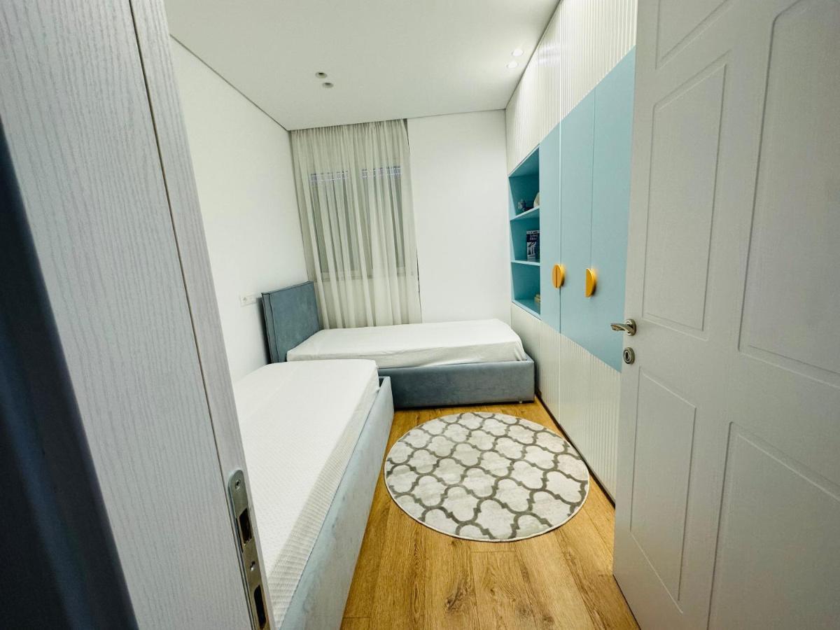 Madalin Seaside Apartment Vlora Kültér fotó