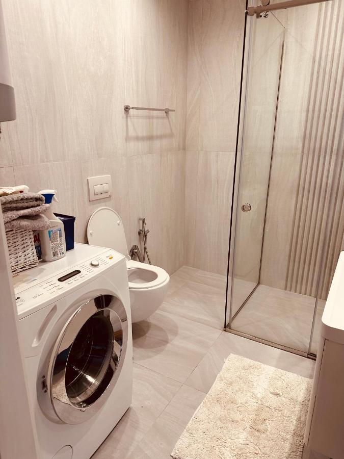 Madalin Seaside Apartment Vlora Kültér fotó